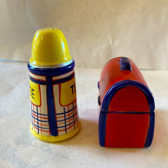 Coffee/Tea Thermos and Lunchbox Salt and Pepper Shakers - Picture 4 of 6